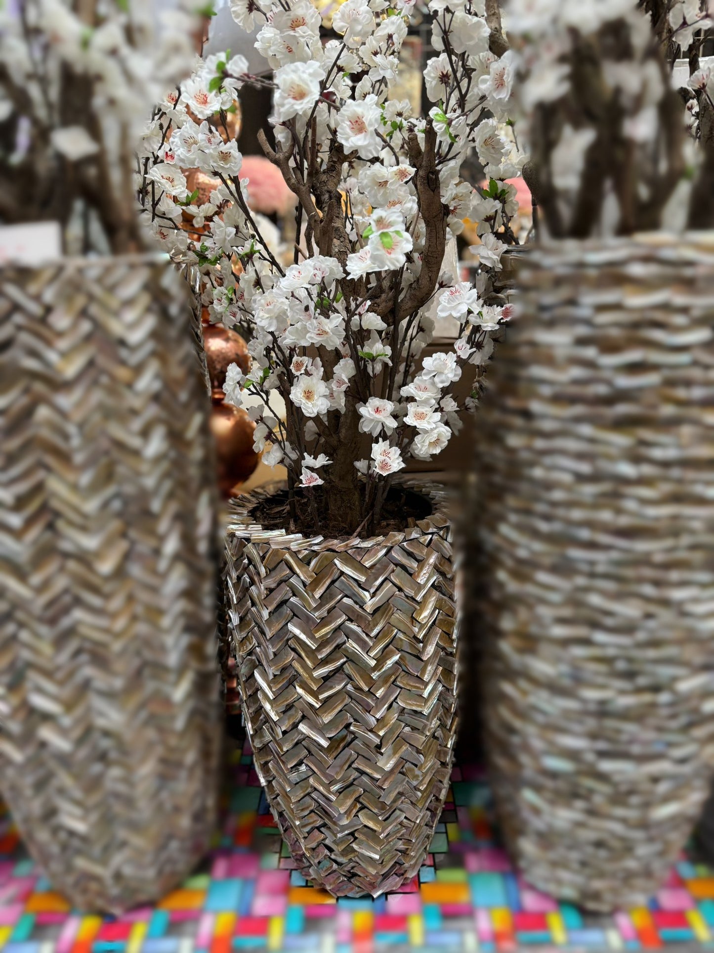 Schelpenvaas 60 cm – Inclusief Kunstbloemen