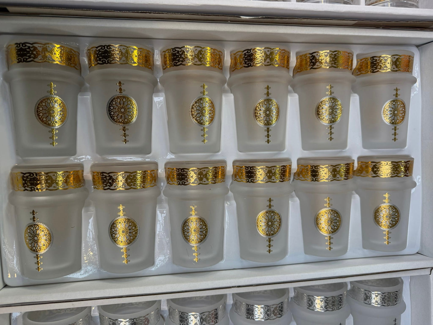 Theeglazen – Mat Glas met Goud & Zilver (Set van 12)