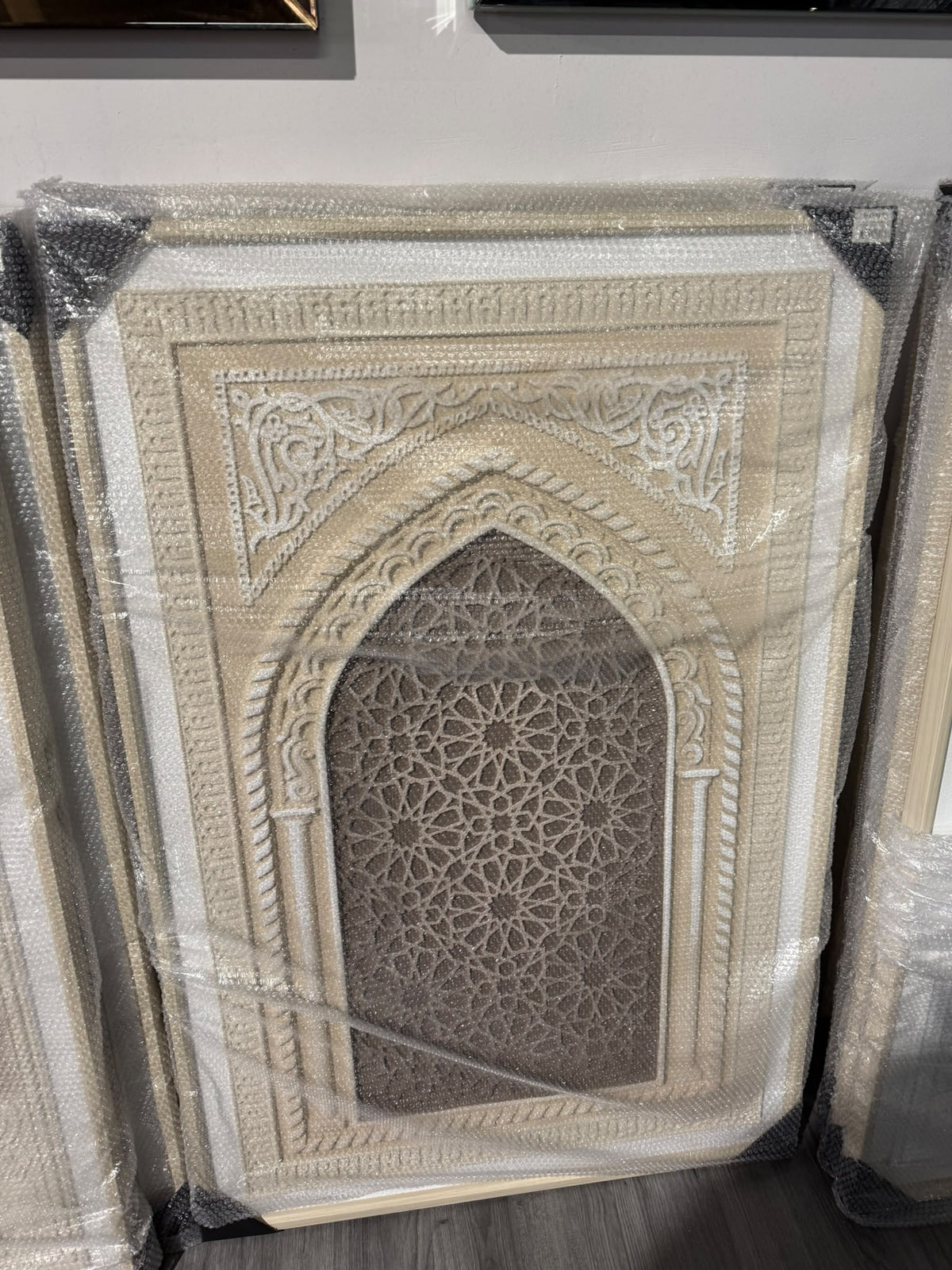 Wanddecoratie Marokkaanse Boog – Beige Reliëf | 80 × 120 cm