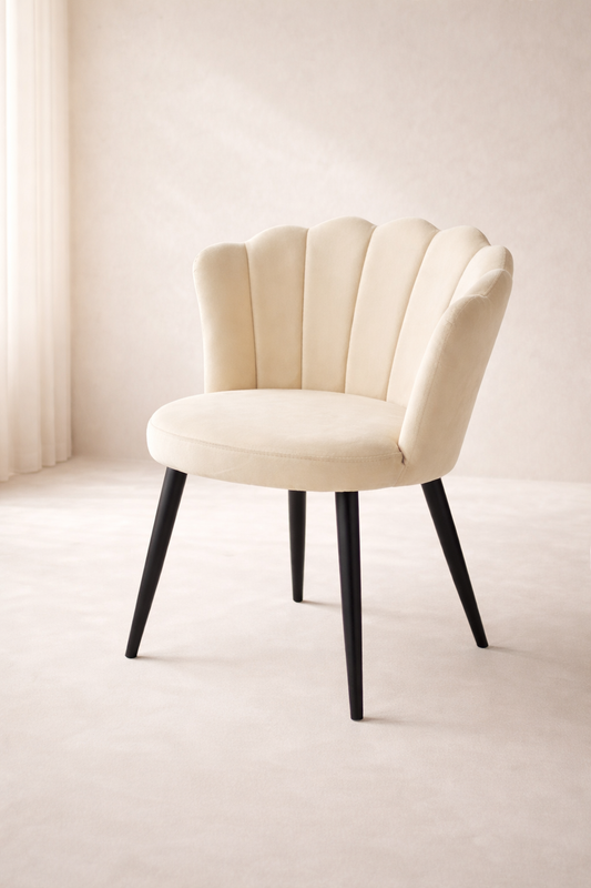 Velvet schelpstoel met zwarte poten - Crème