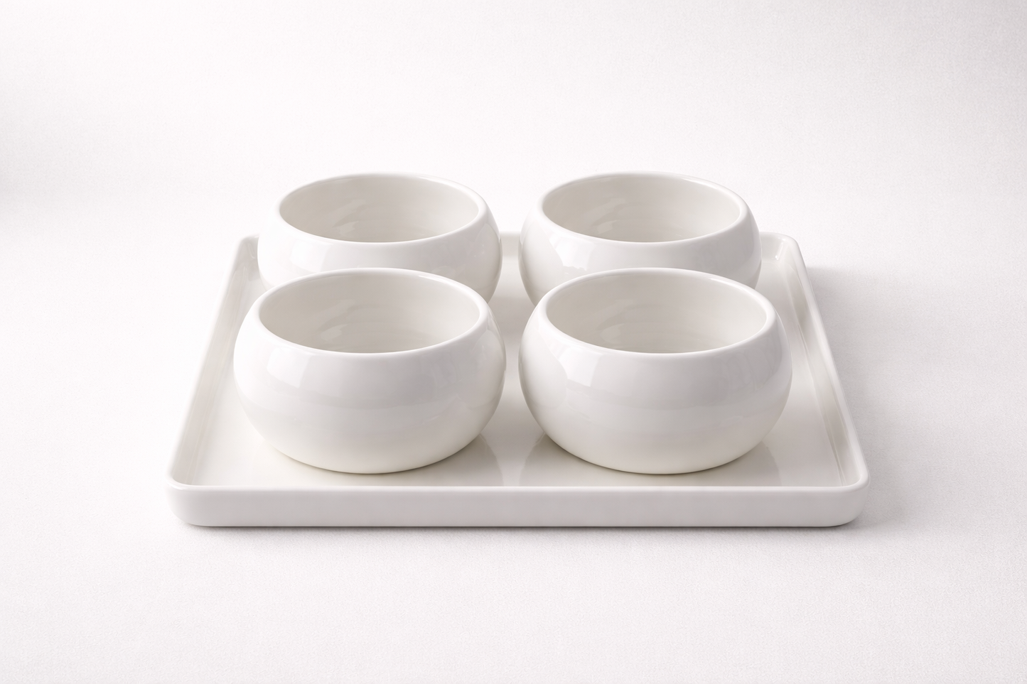 Porseleinen Snackset met 4 Kommetjes en Schaal – Wit