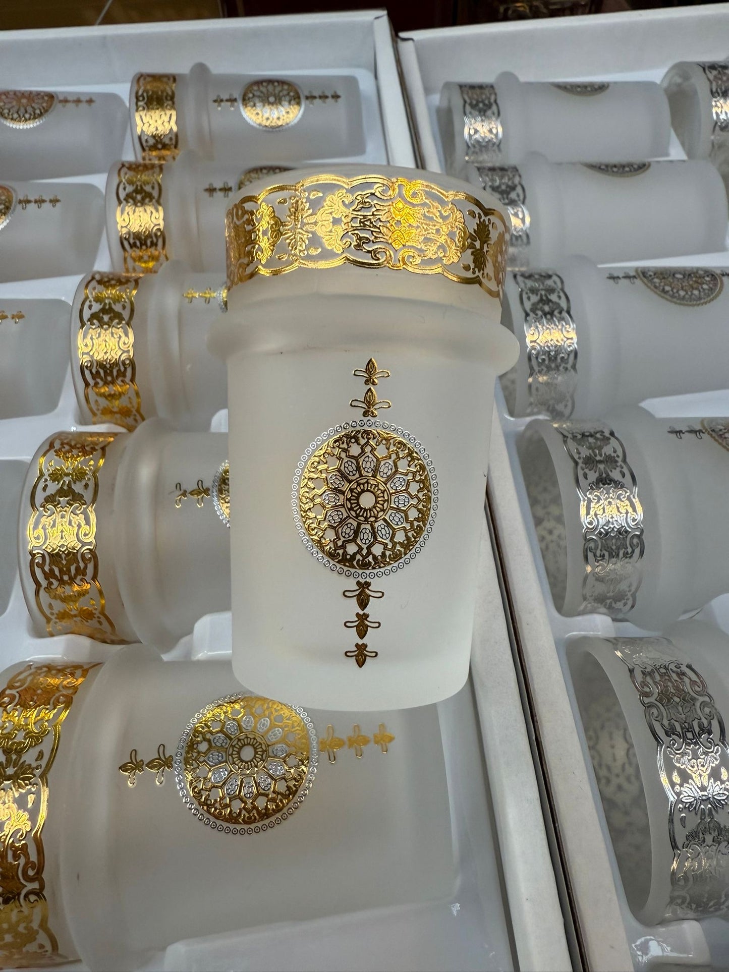 Theeglazen – Mat Glas met Goud & Zilver (Set van 12)