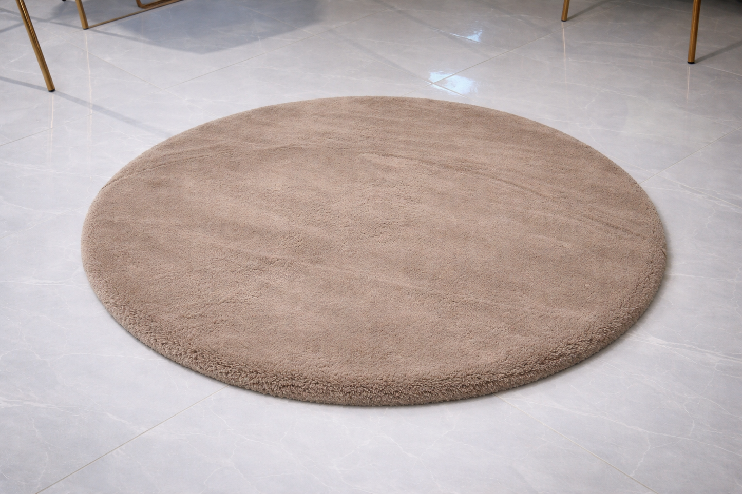 Rond Fluffy Vloerkleed Taupe – Ø 120 cm